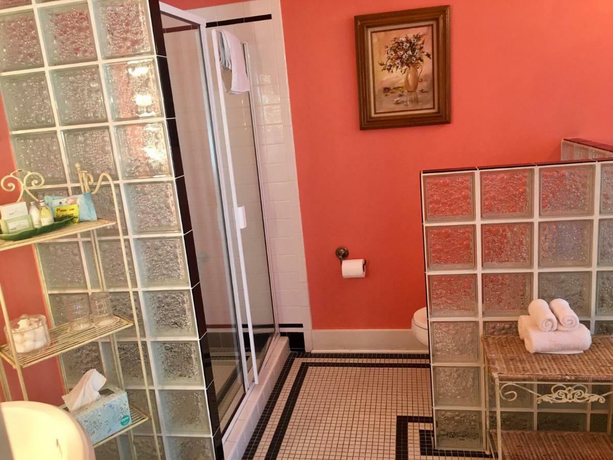 The Villa Bed & Breakfast (Adults Only) Tacoma Cameră foto
